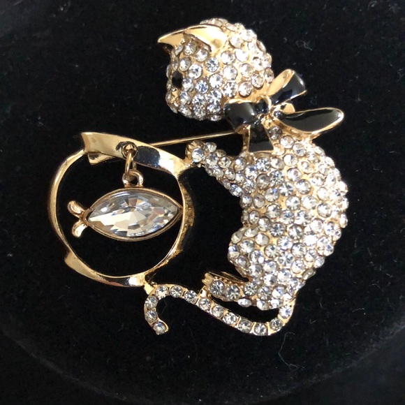 Jewelry - - Cat Lovers Broach